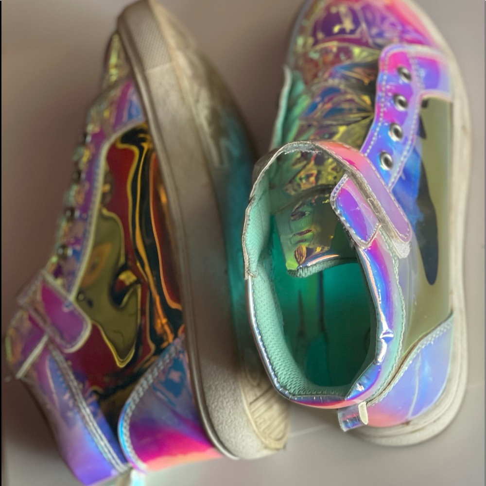 Girls size 4 iridescent shoes